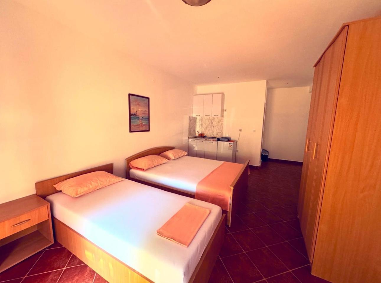 Mb Knezevic Guest house Budva
