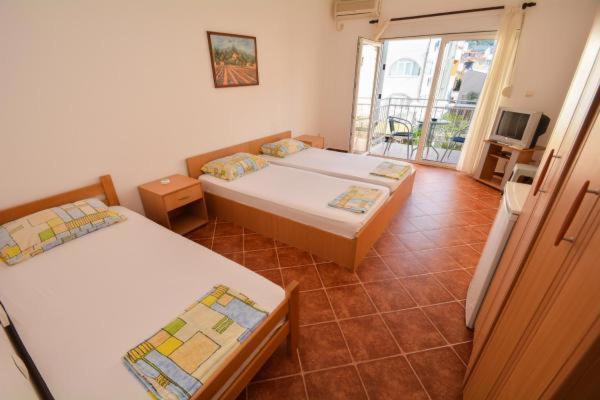 Mb Knezevic Guest house *